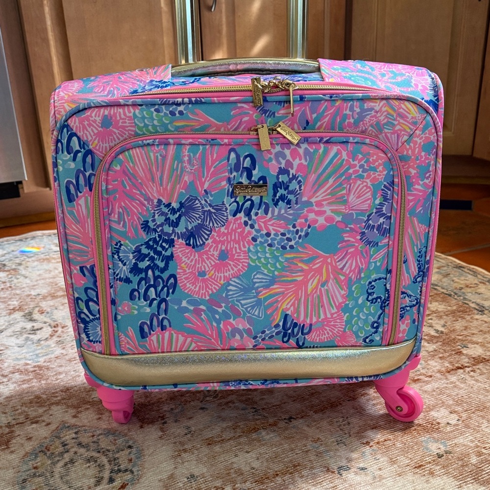 Lilly Pulitzer GWP Under Seat Carry On in Splendor in the Sand print